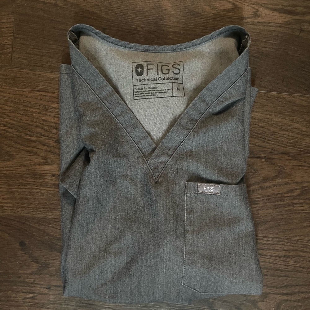Figs Graphite Scrub Top